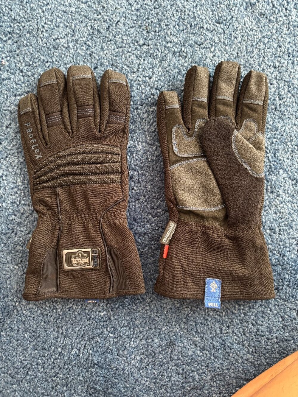 ergodyne gloves: thinsulate insulation 40 gram / out dry
